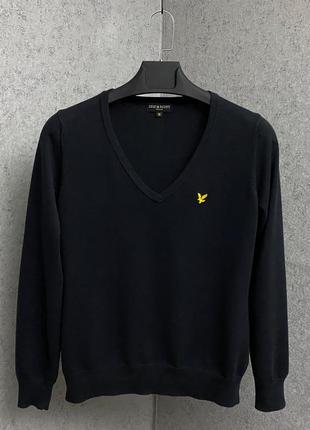 Чорний светр від бренда lyle&scott