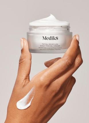 Total moisture daily facial cream™ тотал мойсчер дейлі фейшал крім – крем для глибокого зволоження шкіри миттєвої дії, як вдень так і ввечері.