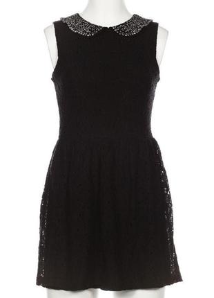 Детское черное платье с расшитым воротником 10-12 лет c&amp;a