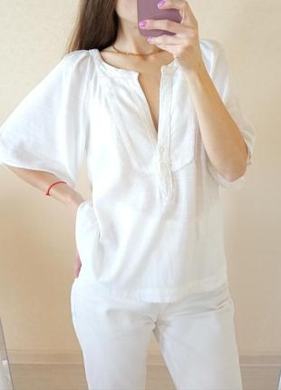 Легенькая белая блуза от sandro