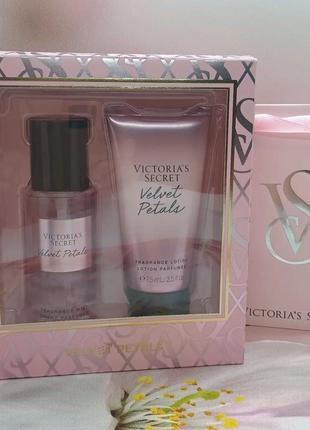 Подарунковий набір velvet petals victoria's secret