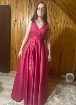 Плаття, сукня на випускний. присутній торг