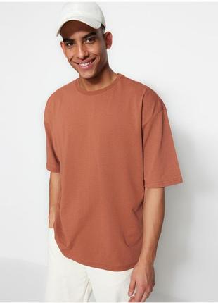 Стильная мужская футболка в 4-х цветах