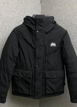 Чорна зимова куртка від бренда first down