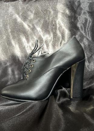 Туфлі шкіряні (зам) 36 розмір чорні / ботильйони