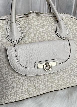 Оригинальный бежевый сумка dkny натуральная кожа с монограммой