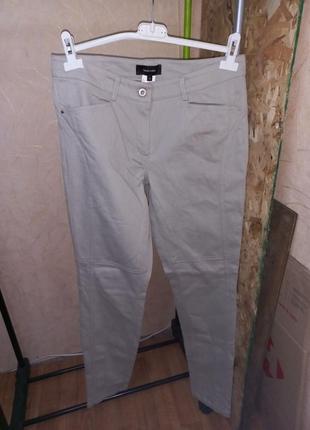 Стильные джинсовые брюки 46 размер люксового бренда claudia strater