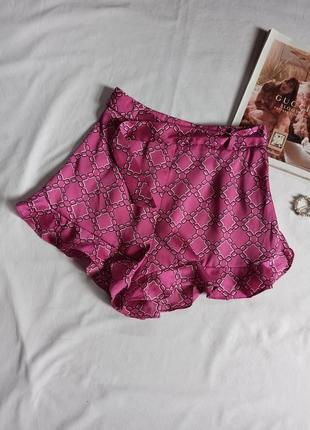Розовые сатиновые шорты для дома