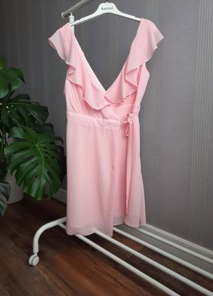 Ніжно рожева сукня на запах tfnc london