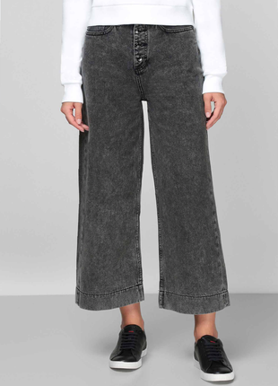 Класні широкі сірі джинси mom ,26