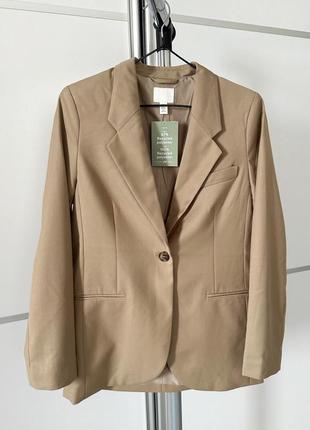 Однобортный жакет бежевый h&m трендовый женский актуальный стильный пиджак