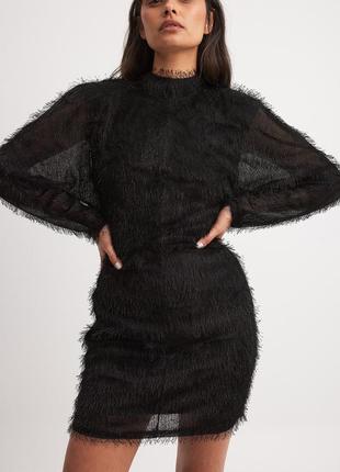 Невероятное платье с витуритой спинкой