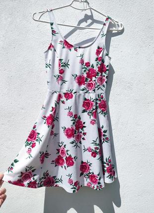 Красивое летнее белое платье с розами h&m