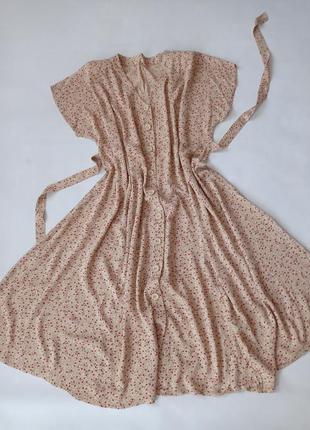 Шикарное платье халат 68-70 размера.