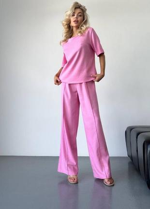 Рожевий жіночий брючний льняний костюм прогулянковий повсякденний костюм широкі штани палаццо футболка оверсайз вільного крою льон
