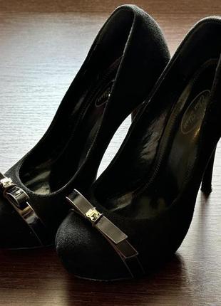 Туфлі жіночі чорні 38 розмір