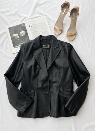 Стильный пиджак из эко-кожи