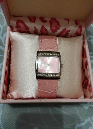 Часы наручные женские mery kay pink в подарочной упаковке . 150гр