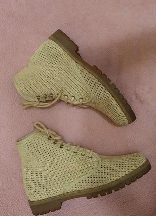 Оригинальные ботинки,черевики бренда pinkflamingo