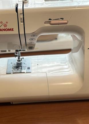 Продам швейную машинку janome ds4030