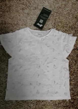 Блузка для дівчинки з метеликами біла
розмір 140