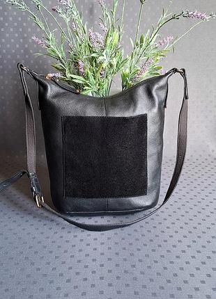 Шкіряна красива чорна сумка фірми white stuff