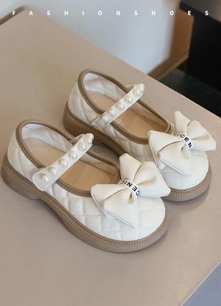 Неймовірна стильні туфельки для дівчаток