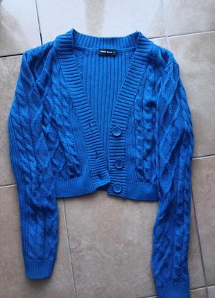 Укороченный синий кардиган красивой вязки
