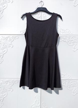 Короткое чёрное платье с открытой спиной h&m