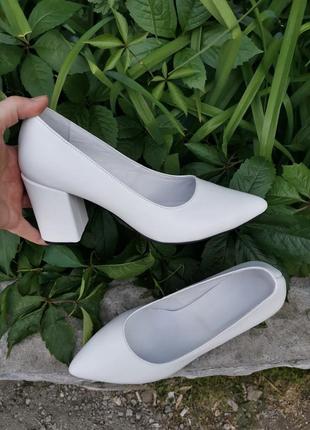 Туфлі, лодочки білі р42, 43, весільне взуття