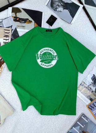 Зелена жіноча футболка оверсайз вільного крою з написом жіноча повсякденна універсальна футболка