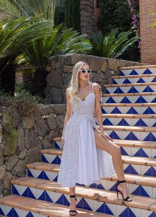 Плаття з розрізом