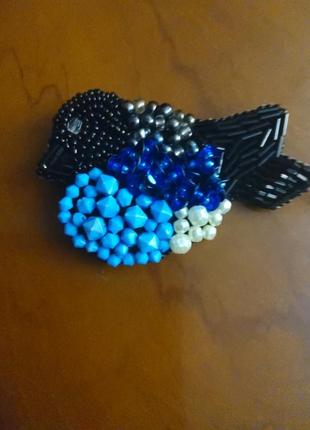 Синя брошка пташка з камінцями hand made