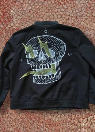 Крутая кастомная кофта черного цвета большого размера