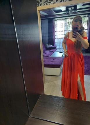 Длинное  вечернее платье в пол красного цвета с разрезом 44-46