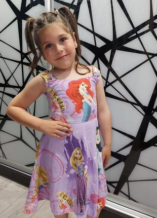 Яркое платье от disney лавандового цвета с принцессами диснея 5-7 лет