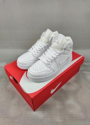 Кросівки жіночі підліткові nike air jordan 1 mid triple white 36-41