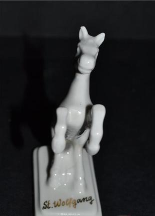 Винтажная статуэтка «белая лошадь»2 фото