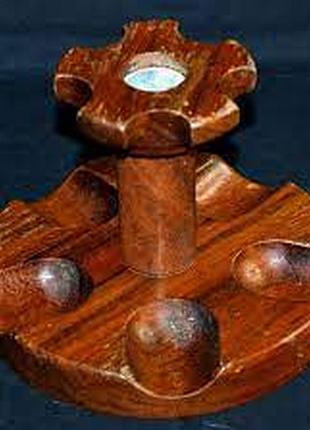 Подставка под пять курительных трубок.