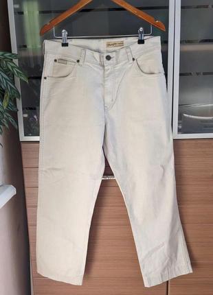 Легкі джинси wrangler в ідеальному стані розміру l