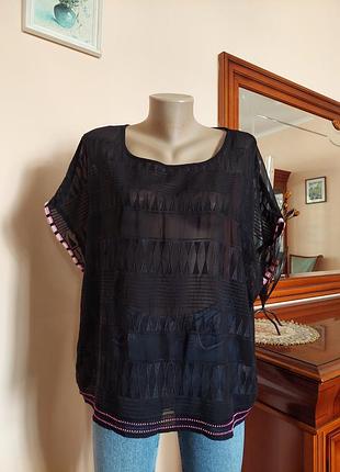 Блузка с вышивкой