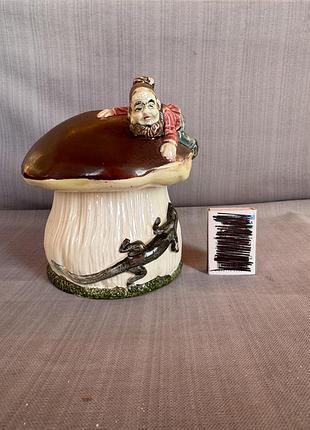 Табачница с гномом кузнецов