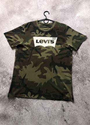 Камуфляжна футболка levi’s