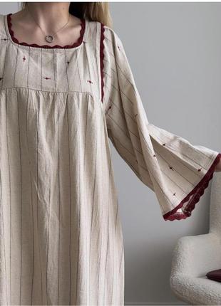 Платье с вышивкой zara