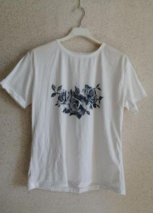 Шикарная женская футболка белая с принтом на разм.48-50