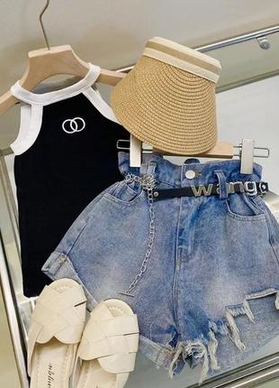 Стильный летний комплект для девочки джинсовые шорты рваные и топ ремень входит в комплект