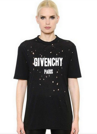 Футболка givenchy