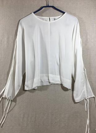 Белая свободная блуза с завязками вискоза