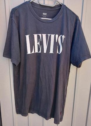 Чоловіча футболка levi's.