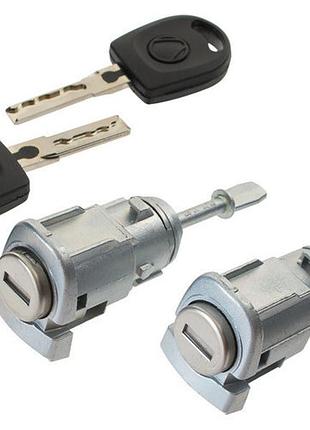 Skoda octavia i 96- комплект 2 шт переднее левая и правая вставки в замки двери сердцевины личинки с ключом